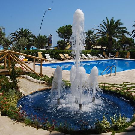 Hotel Costa Verde Tortoreto Екстериор снимка